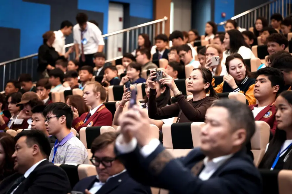 Подведены итоги международного конкурса по космическим исследованиям «Открываем мир науки» (2)