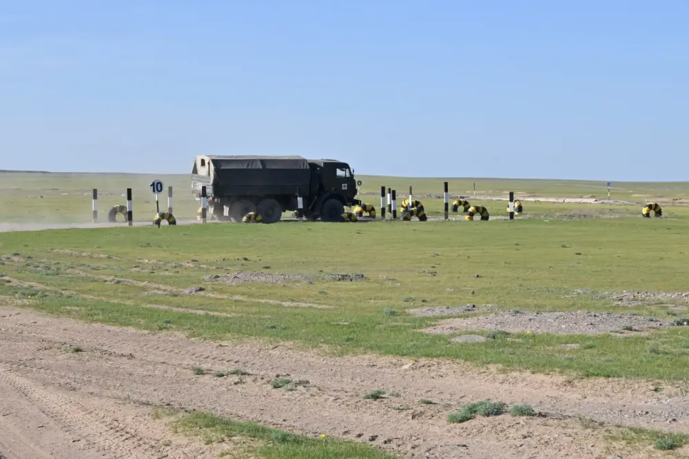 Контрольная проверка: в Вооруженных силах подводят итоги зимнего периода обучения (5)