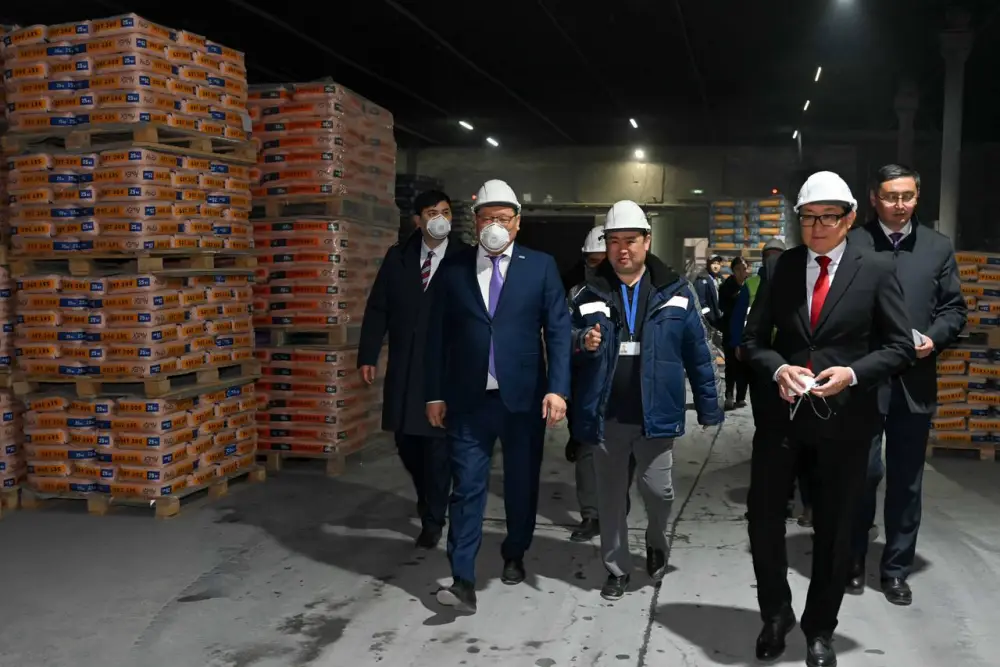 Аким области посетил предприятия в Семее (7)