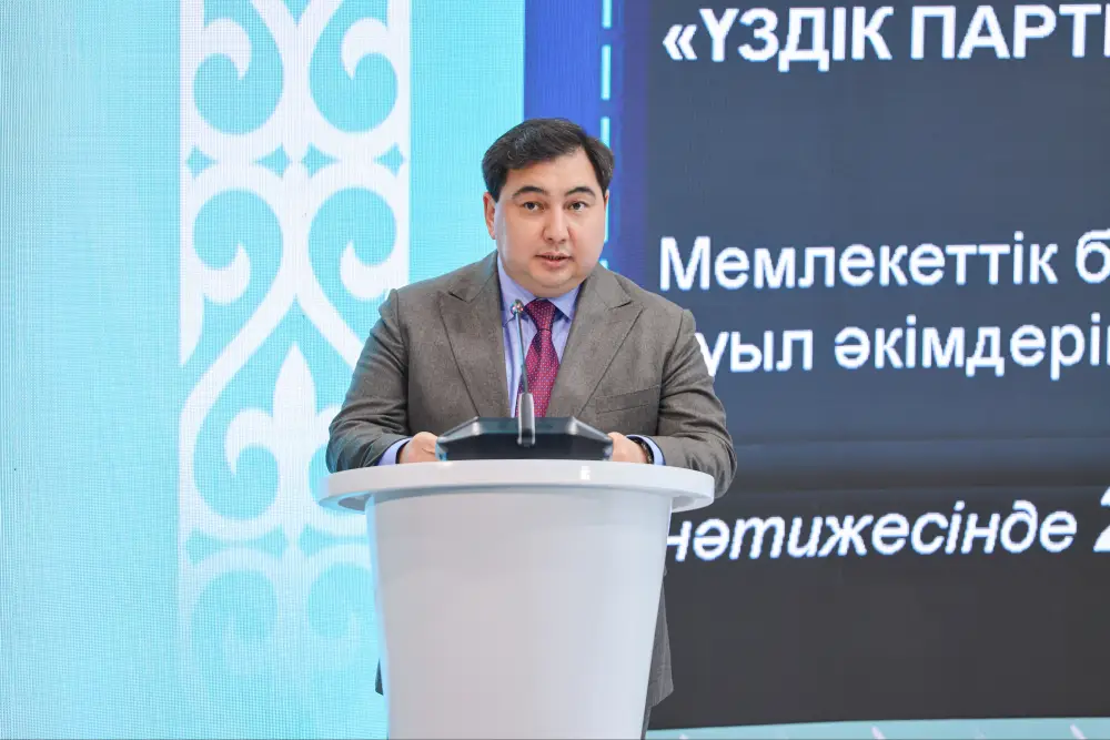 Приоритет - повышению качества кадров в государственном управлении (5)