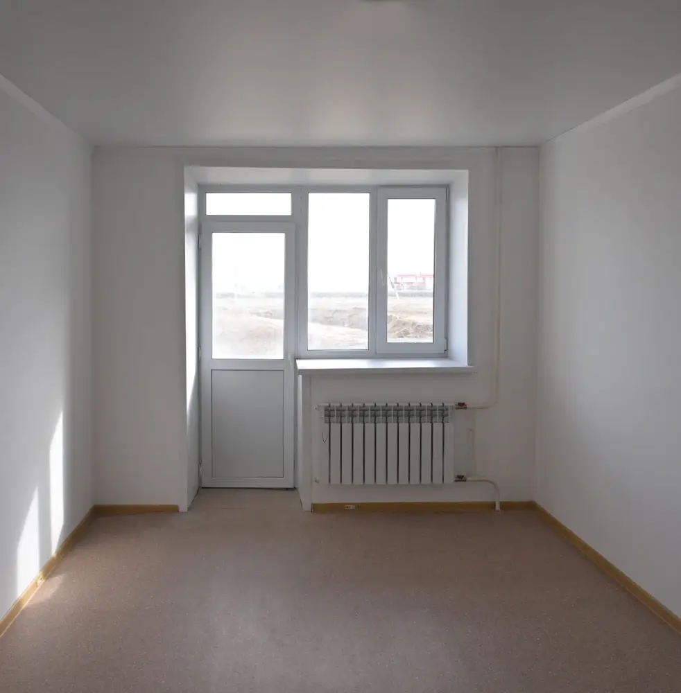 Аким области Асаин Байханов в ходе рабочей поездки в Актогайский район посетил новую детскую школу искусств «Балдаурен» и принял участие в церемонии вручения ключей новоселам 24-квартирного жилого дома (2)