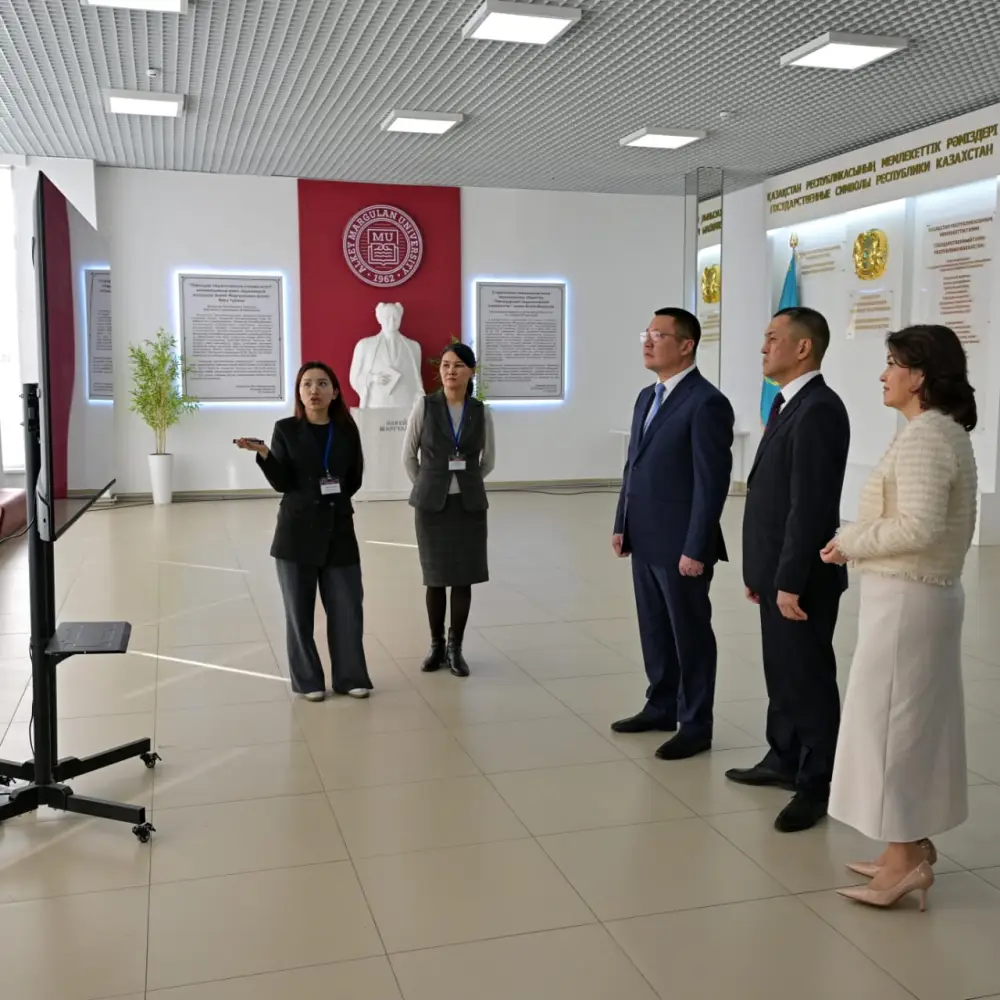 Аким области Асаин Байханов посетил Павлодарский педагогический университет им. Ә. Марғұлана, где встретился со студентами и профессорско-преподавательским составом вуза (4)