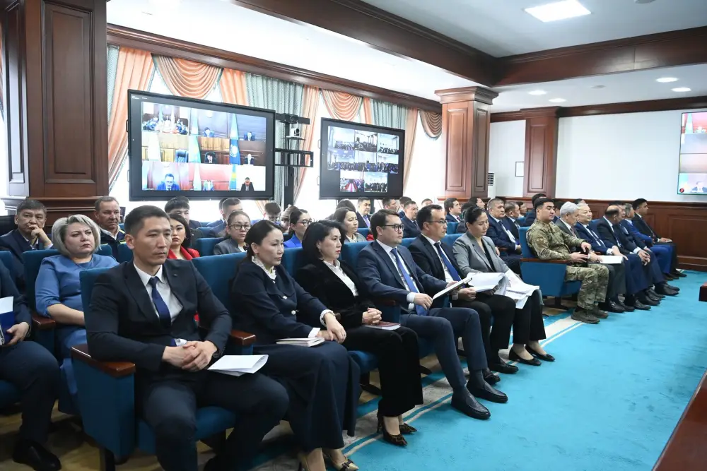Обсуждены итоги социально-экономического развития и планы по инвестициям в 2026 году Астане