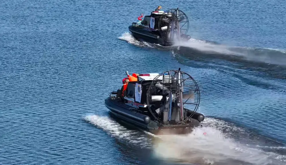 Эффективность аэролодок в тушении природных пожаров: тренировки спасателей Актюбинской области Астане