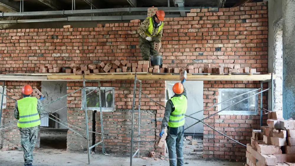 В этом году завершится реконструкция железнодорожного вокзала в поселке Зубовск (2)