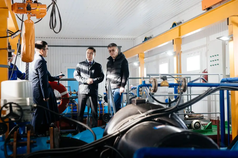 Аким области ознакомился с работой фильтровальной станции №5 в селе Береке (6)