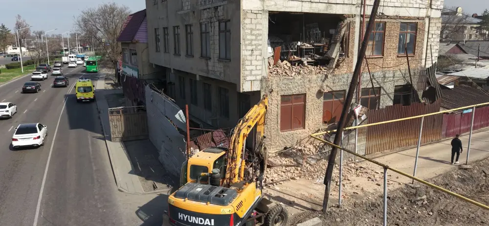 Снос здания в Алматы: закон или незаконность? Астане
