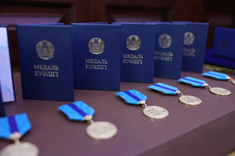 Вручены государственные награды (3)