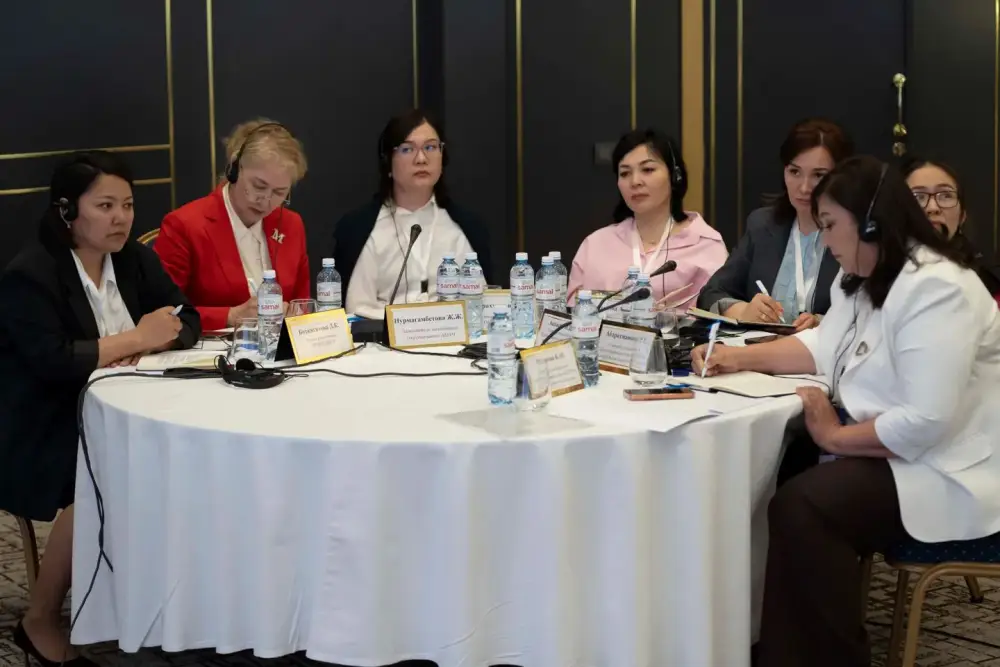 Сотрудники правозащитного центра прошли обучение по подготовке аналитики в сфере защиты прав человека (4)