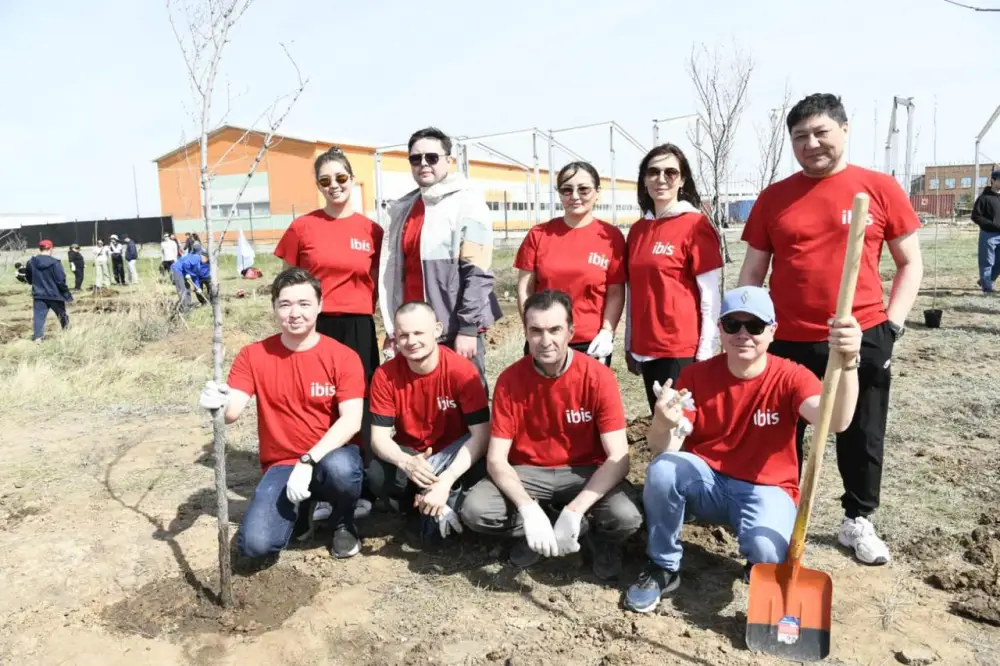 120 тыс. жителей и 10 тыс. деревьев: как прошла экоакция «Таза Қазақстан» в Астане (9)