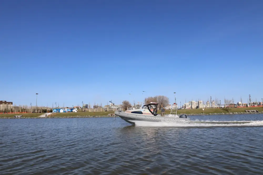 Безопасность на Есиле обеспечивают столичные спасатели (4)