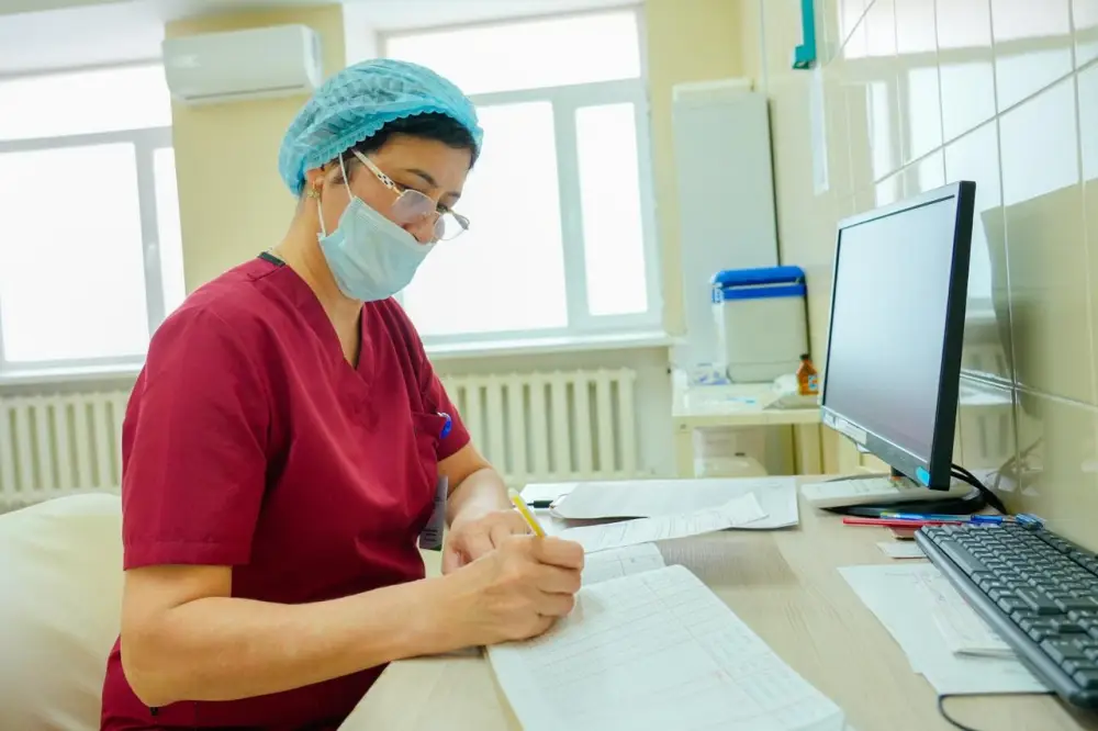 Неделя иммунизации: в Астане девочек прививают против вируса папилломы человека (3)