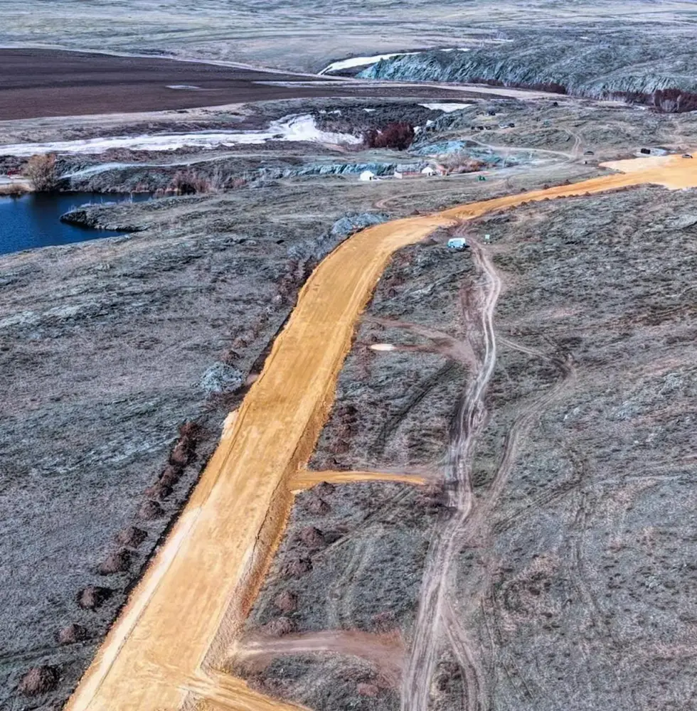 Продолжаются работы по строительству дороги к «Волчьему водопаду». (3)