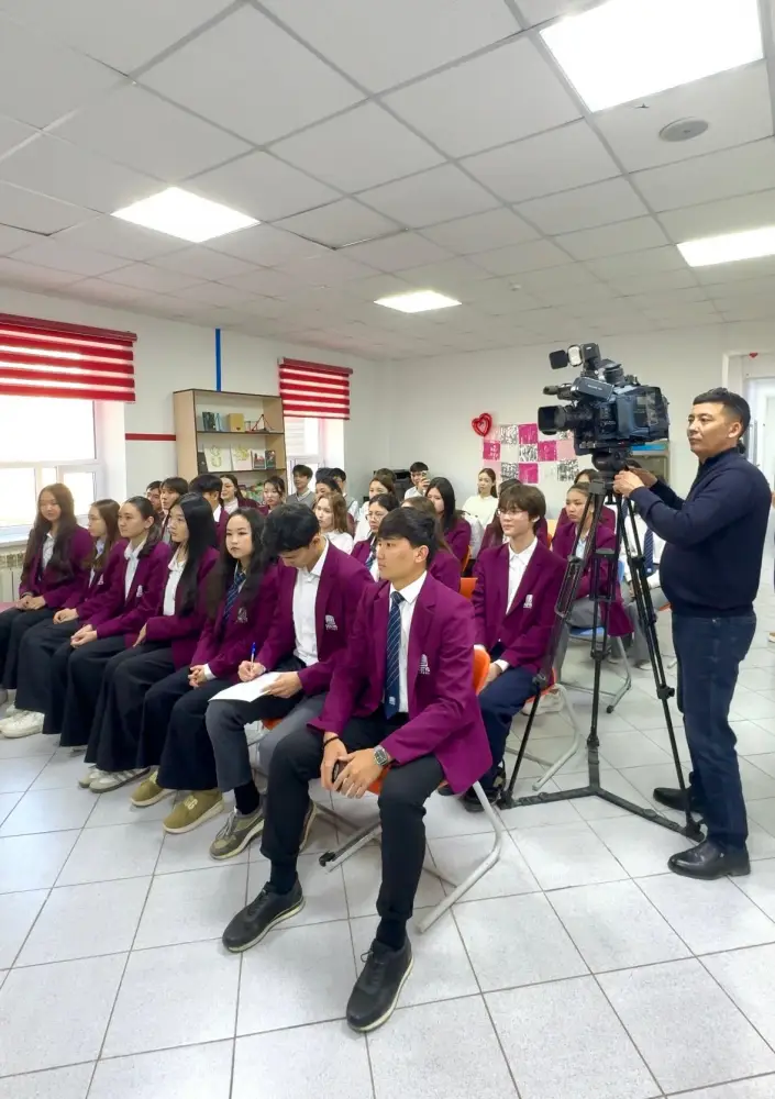 Актобе: встреча с школьниками о правопорядке Астане