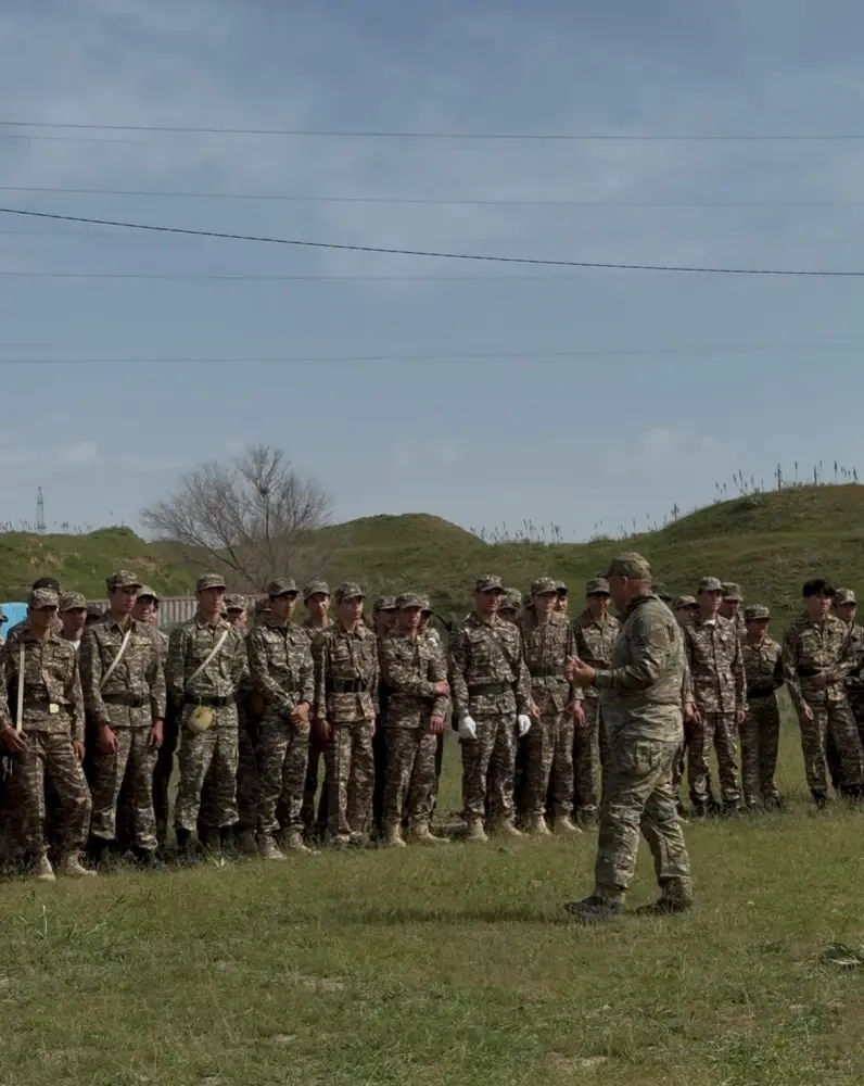 Школьники Шымкента погружаются в военную дисциплину на учебных сборах Астане