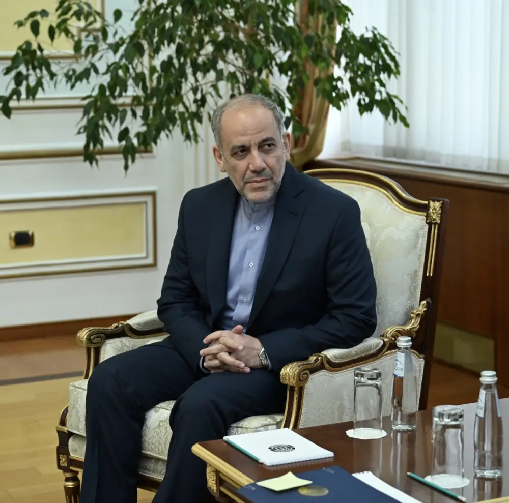 Министр иностранных дел принял Посла Ирана (2)