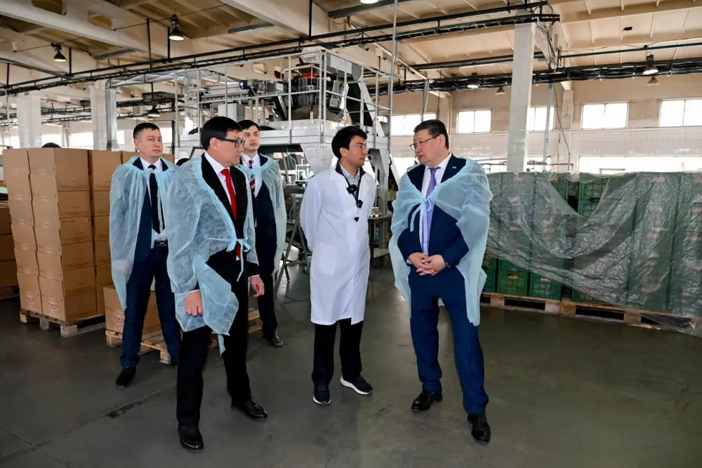 Аким области посетил предприятия в Семее (5)