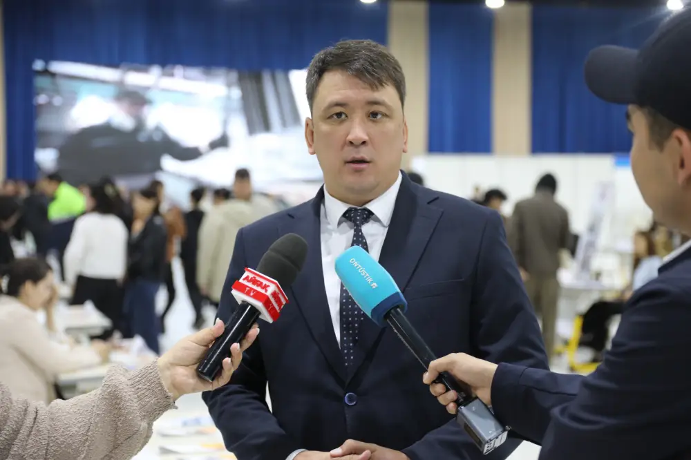 МЕЖРЕГИОНАЛЬНАЯ ЯРМАРКА ВАКАНСИЙ ПРОШЛА В ШЫМКЕНТЕ (6)