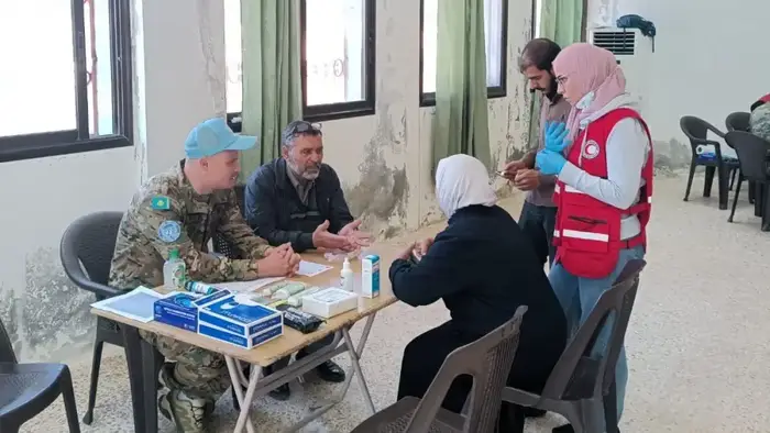 Казахстанские миротворцы оказали медицинскую помощь свыше 90 жителям Трунжи близ Голанских высот (3)