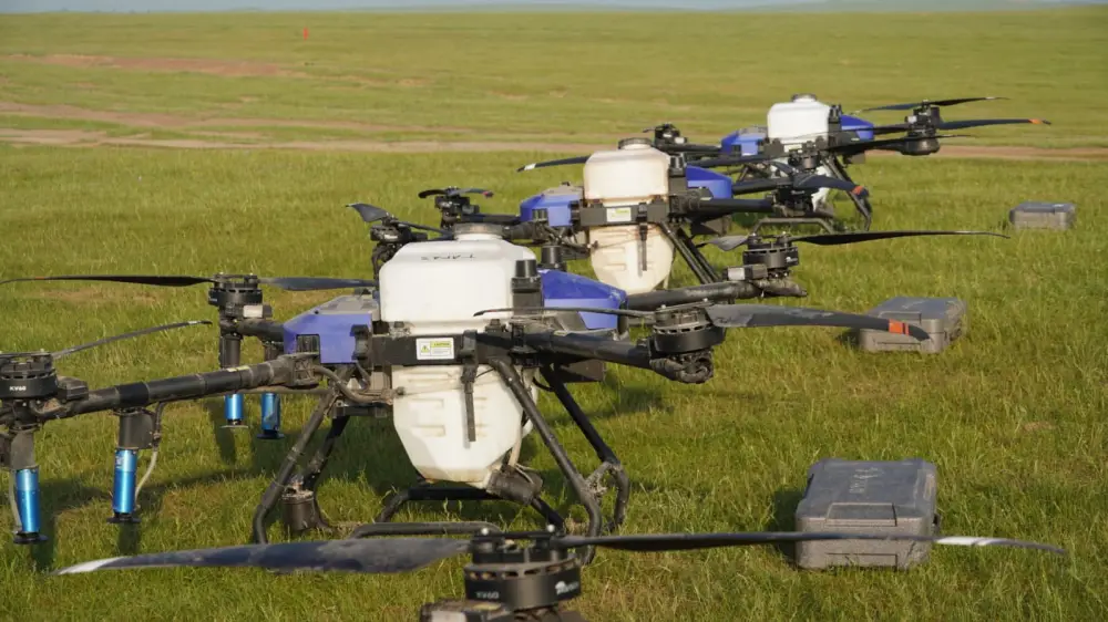 В ТУРКЕСТАНСКОЙ ОБЛАСТИ УСИЛИЛИ БОРЬБУ С САРАНЧОЙ (10)