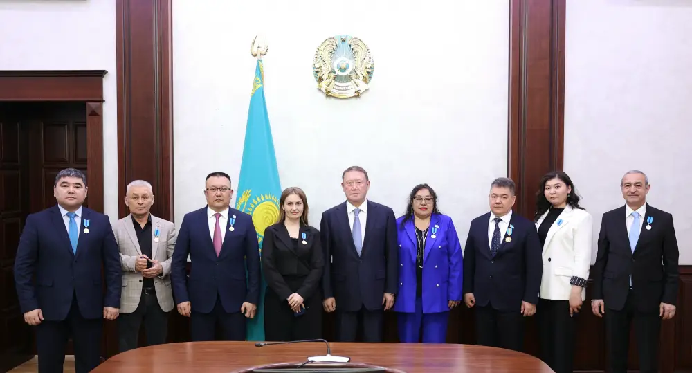 Государственные награды вручены за вклад в общественную жизнь Казахстана Астане