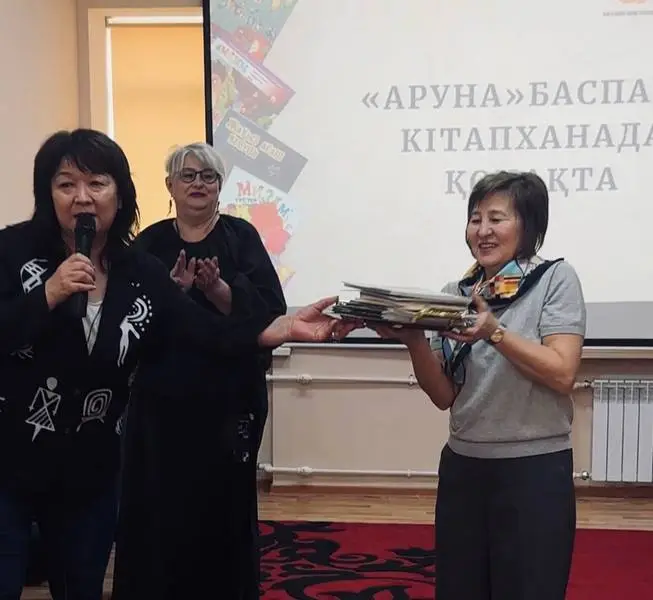 В библиотеке Караганды стартовали встречи детей с казахстанскими издателями (4)