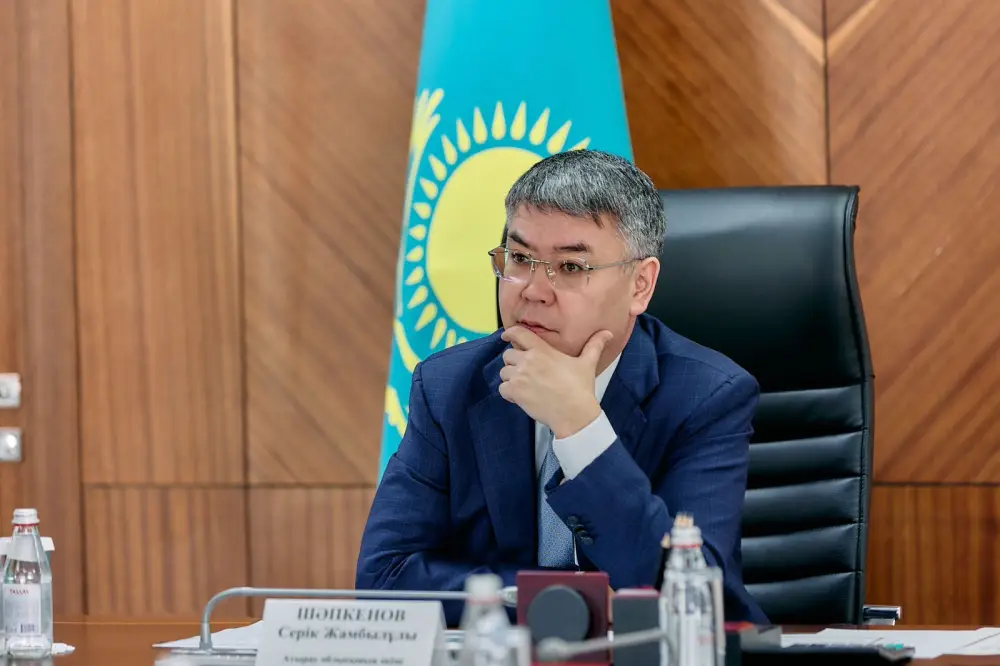 В Атырау обсудили научные подходы к сдерживанию пыльных бурь (3)