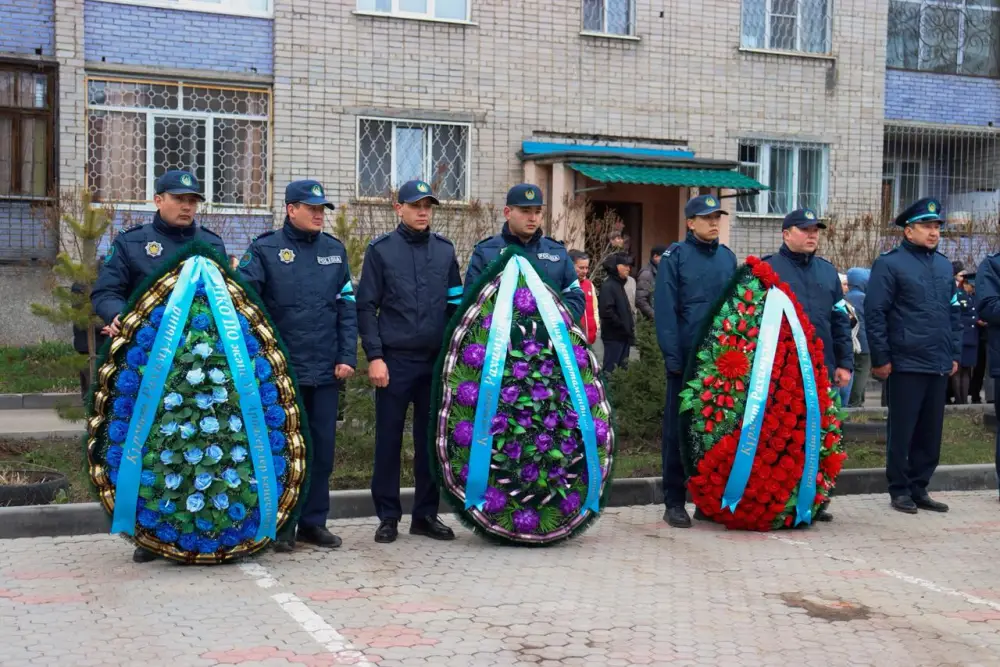 В областном центре Восточного Казахстана простились с Курматом Рахимовым (8)