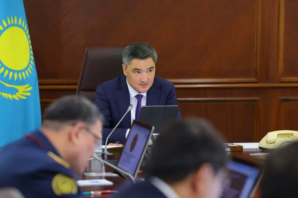 Олжас Бектенов провел заседание МВК по профилактике правонарушений – рассмотрены меры дорожной безопасности (3)