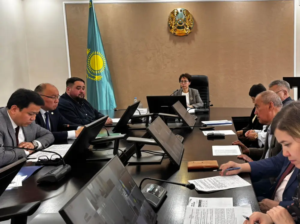 Регулирование социальных и трудовых отношений рассмотрели в акимате Акмолинской области (4)