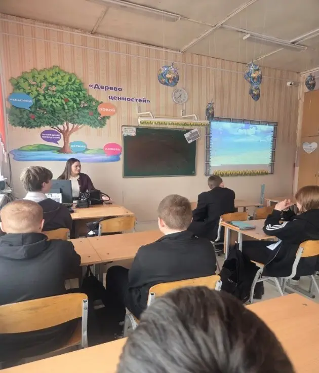 Мектеп оқушыларымен кездесу: діни сауаттылық пен сыни ойлауға назар аударылды (3)