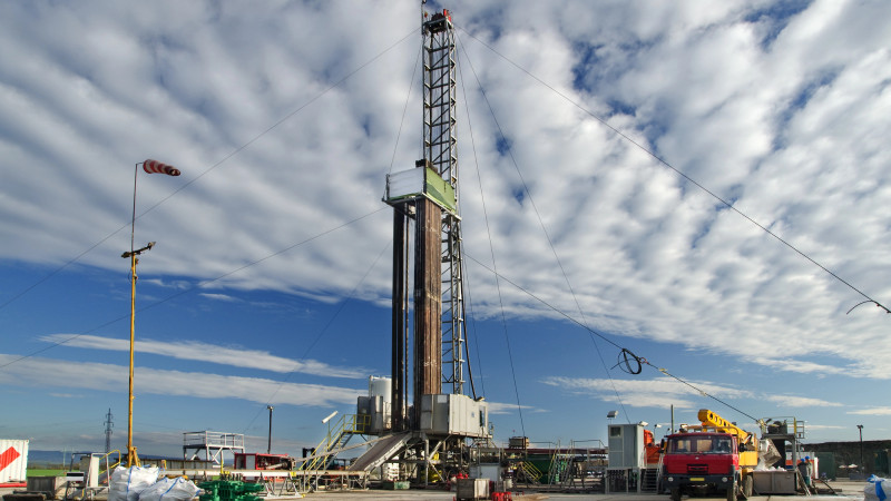 В Казахстане планируют проводить раскопки на малоизученных, но перспективных с точки зрения запасов нефти и газа осадочных бассейнов. Астане