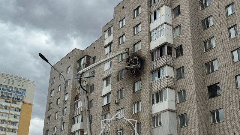 Пламя на седьмом этаже: огнеборцы сражаются с огненной стихией в многоэтажном доме Астаны Астане