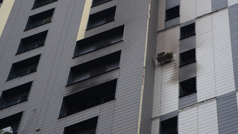 Трагедия в Астане: трое детей погибли в результате пожара, выжившая женщина находится в больнице Астане