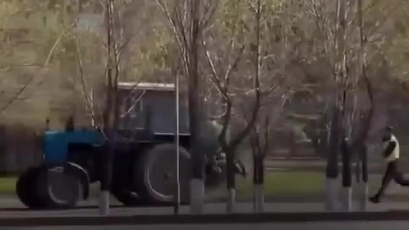 В Астане трактор стал героем международной погони от полиции Астане