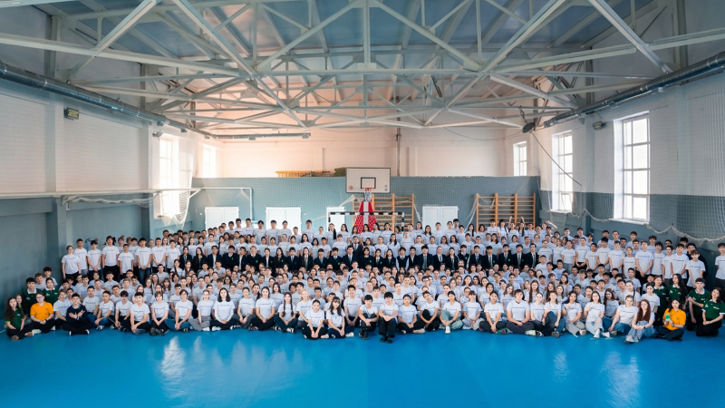 Школьник из аула вдохновил 10 тысяч сельских восьмиклассников, помогая другим детям получить 22 гранта через II тур олимпиады IQanat Астане