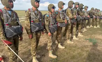 Ночные прыжки с парашютом курсантов Военного института Сухопутных войск