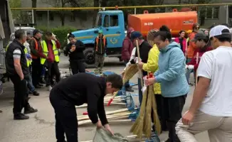 Субботник в Медеуском районе Алматы: 410 участников очистили берег реки Терисбулак от мусора