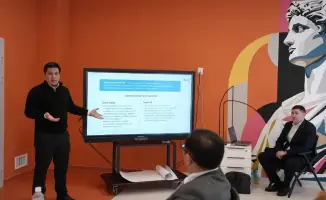 Внедрение технологий искусственного интеллекта в управление школами: новая роль педагогов и индивидуальный подход к обучению