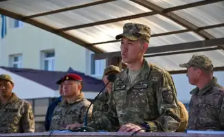 Церемония прощания с боевым знаменем в Астане: поддержка солдат и признание их заслуг