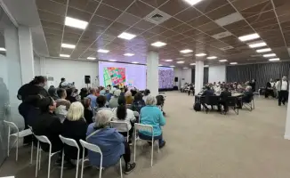 Заместитель акима Алматы Бейбут Шаханов обсудил с жителями изменения земельного назначения в мкр. Абай для роста населения до 3,6 млн к 2040 году.