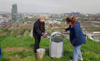 Субботник у трамплинов в Алматы: жители очищают территорию от мусора