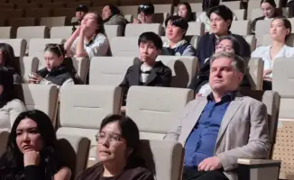 Студенты Казахского национального университета искусств получили важные знания о противодействии киберпреступности и ответственности