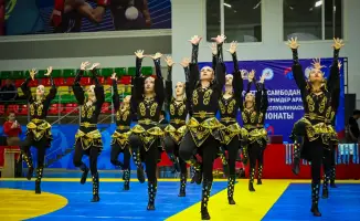 Юные самбисты из 17 регионов страны борются за шанс на международные турниры в Актобе