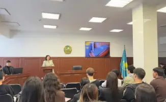 Обсуждение роли Конституции в формировании гражданской ответственности среди молодежи в Астане