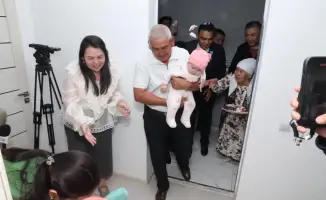 Президент Казахстана вручил квартиры молодым ученым в рамках государственной поддержки науки