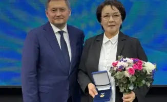 Айнур Абиденкызы: мост между культурой и знаниями, удостоенная звания «Қазақстанның еңбек сіңірген қайраткері»