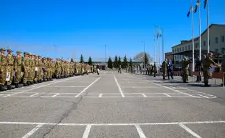 Астана: 140 военнослужащих прощаются с Боевым знаменем