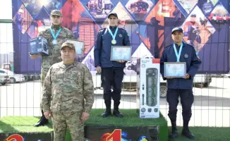 Пожарные на 25-й: лифт не нужен!