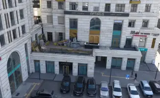 В Алматы завершился демонтаж незаконной террасы ресторана на пр. Сейфуллина по решению суда